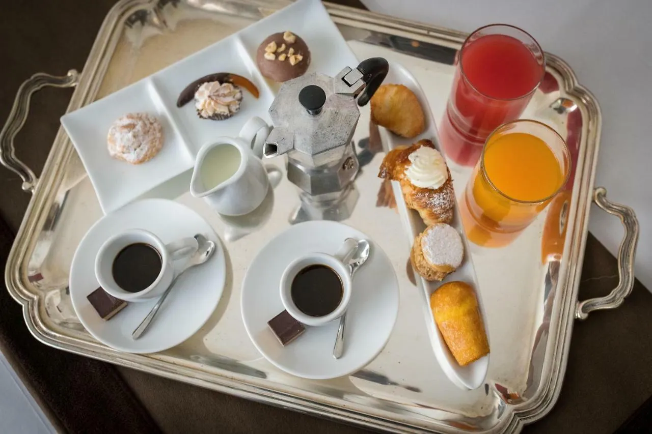 Casa Valeria Bed & Breakfast Napoli İtalya